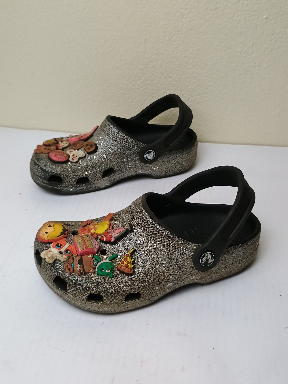 CROCS Classic Junior 1 Glitter Clogs with Black Straps and Multicolor Charms